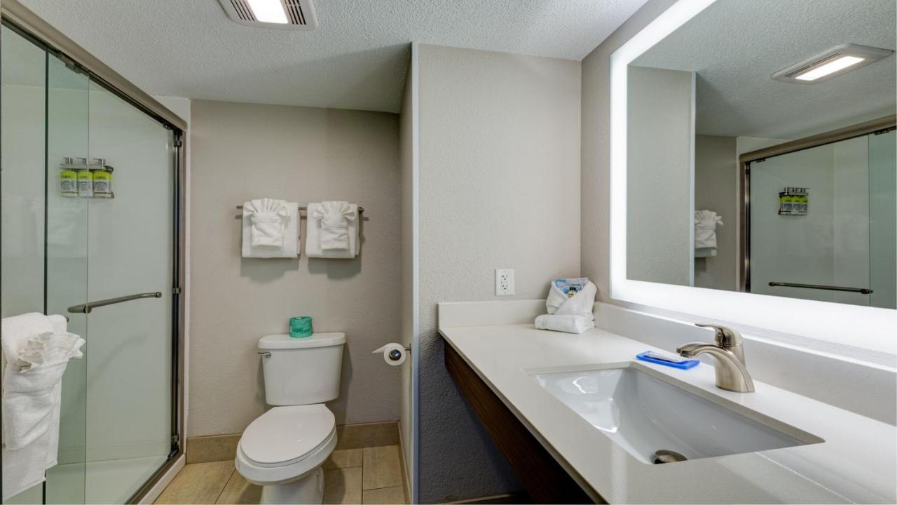 Holiday Inn Express & Suites Ashtabula-Geneva By Ihg Austinburg Extérieur photo