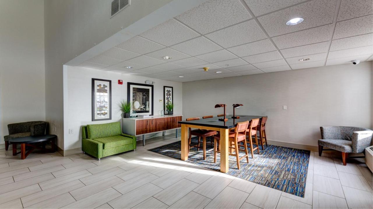 Holiday Inn Express & Suites Ashtabula-Geneva By Ihg Austinburg Extérieur photo
